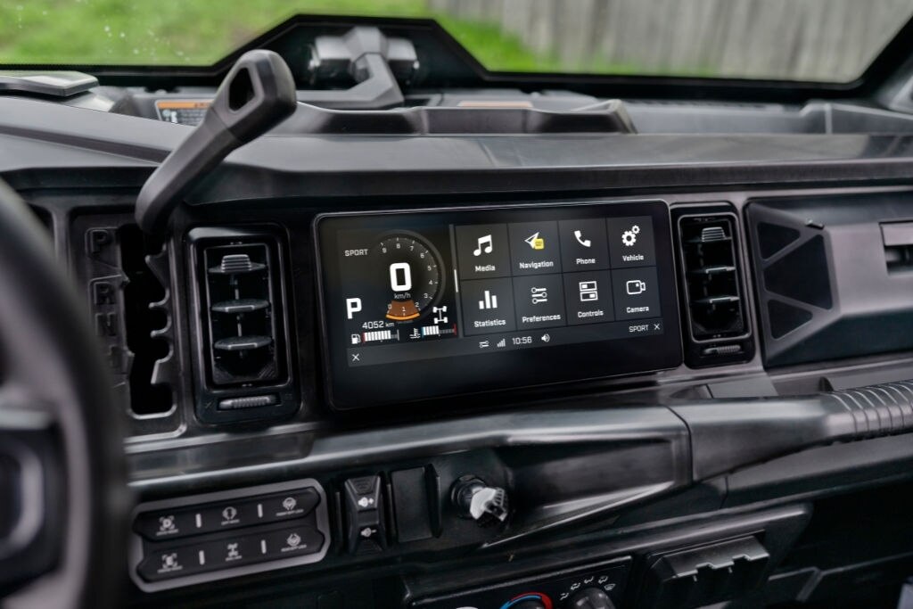10.25 '' display on the 2026 Can-Am Defender HD11 MAX Lonestar